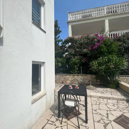 Cubela Lägenhet Orebić