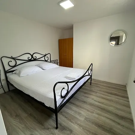 Cubela Lägenhet Orebić